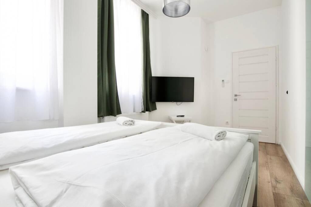 Premium Apartment By Hi5-Vaci Str. 3 Bedroom Budapest Exteriör bild