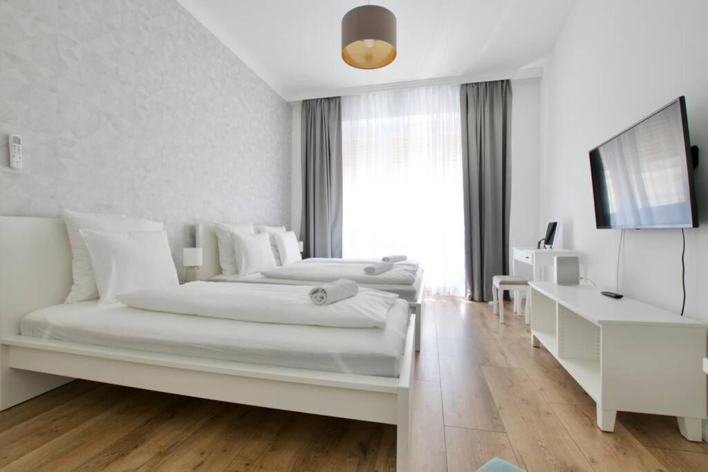 Premium Apartment By Hi5-Vaci Str. 3 Bedroom Budapest Exteriör bild