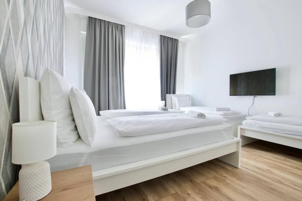 Premium Apartment By Hi5-Vaci Str. 3 Bedroom Budapest Exteriör bild