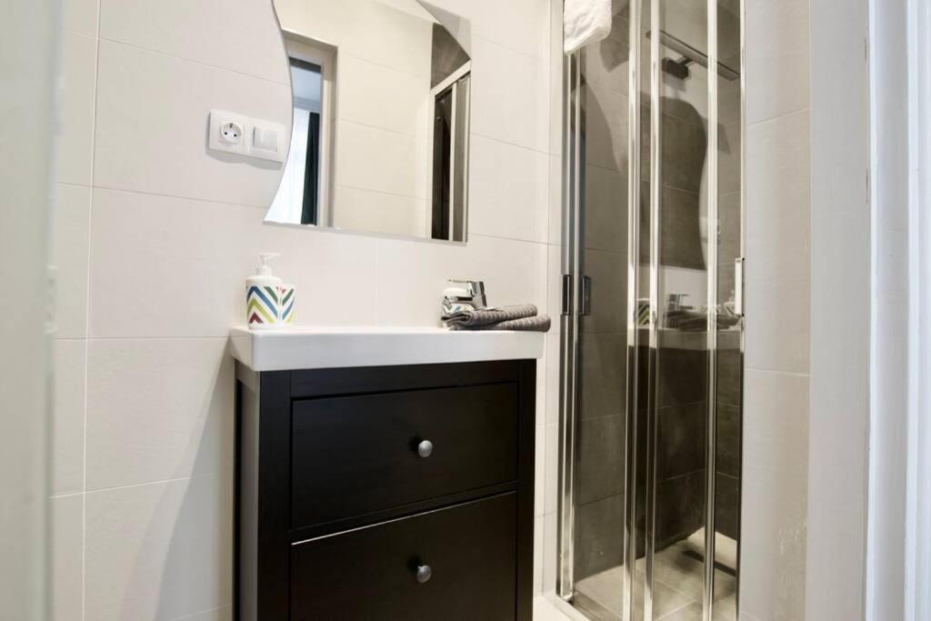 Premium Apartment By Hi5-Vaci Str. 3 Bedroom Budapest Exteriör bild