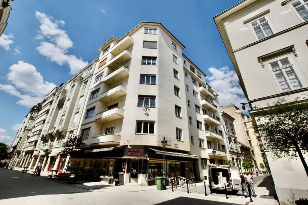 Premium Apartment By Hi5-Vaci Str. 3 Bedroom Budapest Exteriör bild