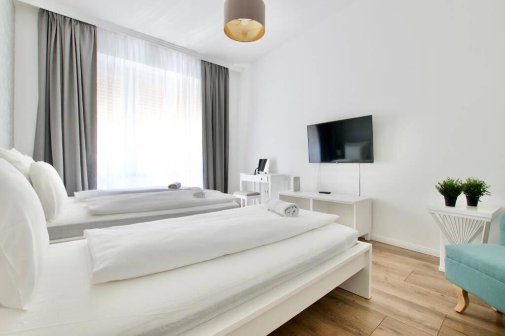 Premium Apartment By Hi5-Vaci Str. 3 Bedroom Budapest Exteriör bild